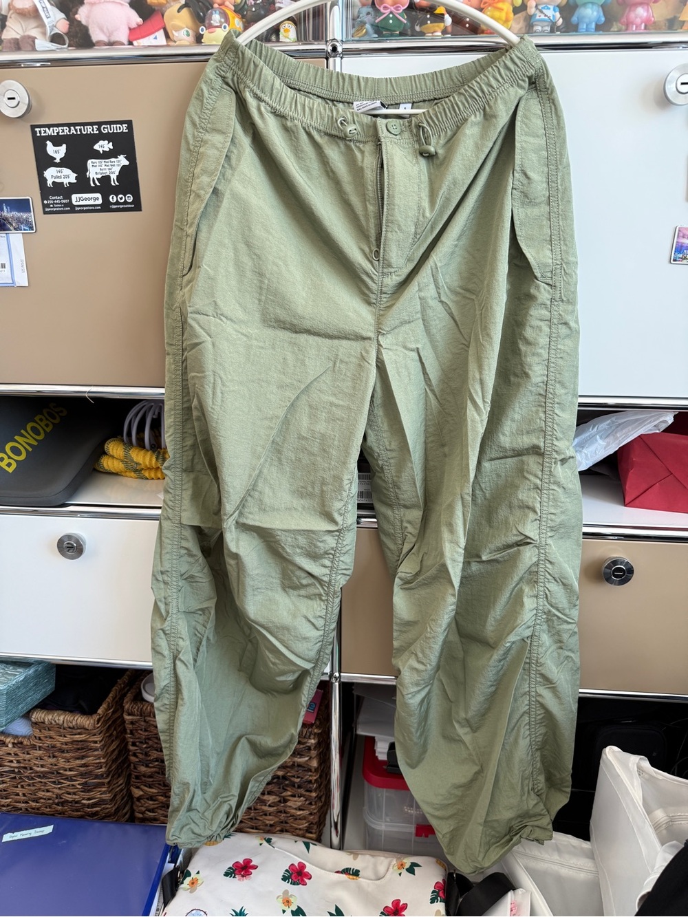 Aritzia TNA Olive Cargo Pants with Elastic Waist